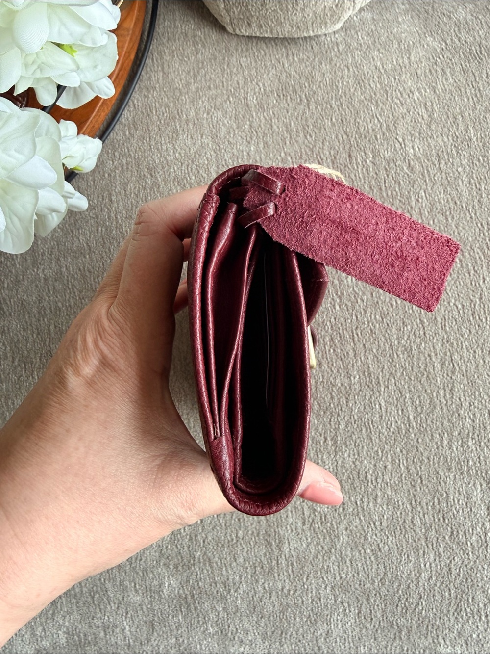 Women's Genuine Leather Flap Wallet in Burgundy NWT - Picture 3 of 6